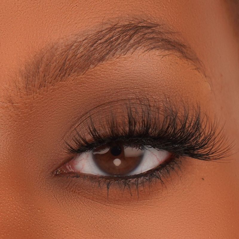 up close view of ella lash