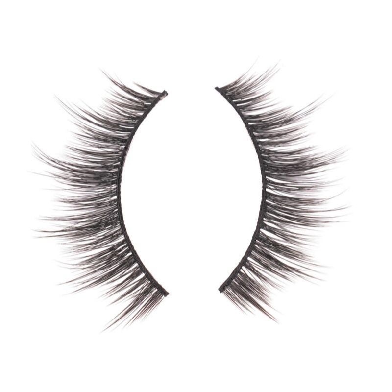close up of Lily faux mink lashes