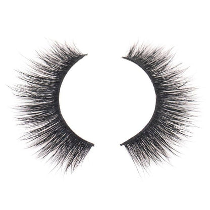 close up of London Thin line mink lashes