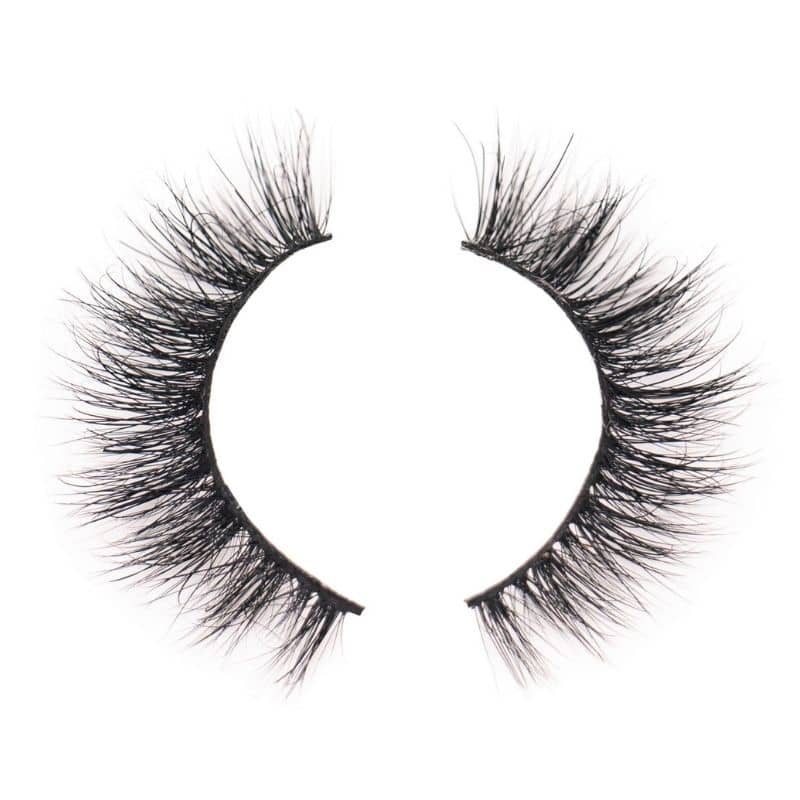 Close up view of Milan 3d Mink Thin line Lashes