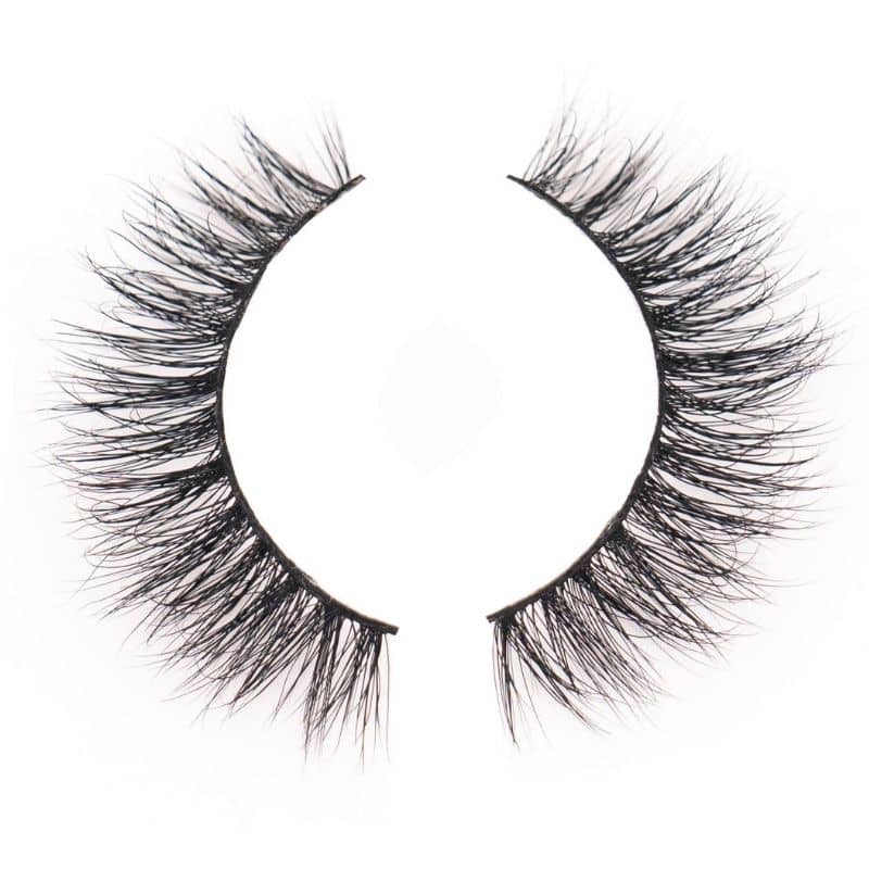 close up view of Vegas 3D mink thin line lashes